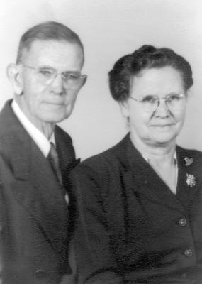 Loransie and Sylvine (Kimes) Coatney 1958.jpg