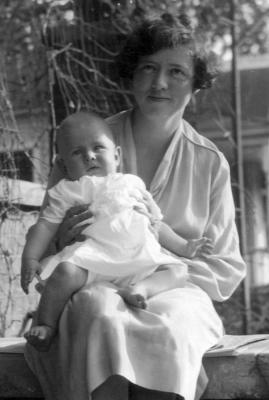 Mignon (Peterson) & Richard Emmett Kimes 1927.jpg