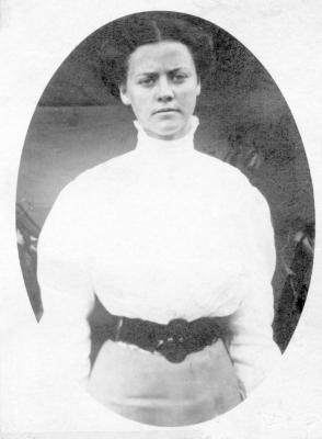 Sylvine Kimes Age 16, 1911 (daughter of Joseph Leander Kimes).jpg
