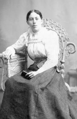Viana Eveline Kimes (daughter of David G. Kimes).jpg