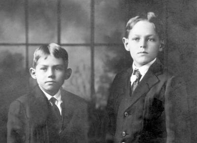 Virgil David and William Francis Kimes (sons of David Francis Kimes).jpg