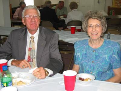 u40/beulahchapel/medium/32602866.2004Aug15ChurchDinnerforDavid2004Aug15ChurchDinnerforDavid025.jpg