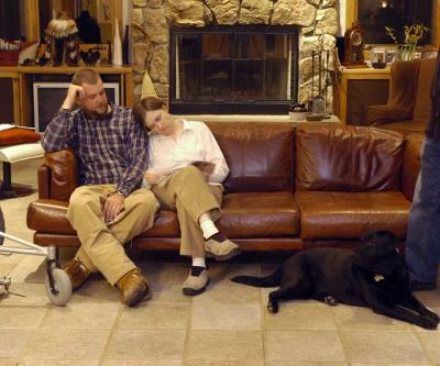 BLP_wp04_janemikecouch_w.jpg