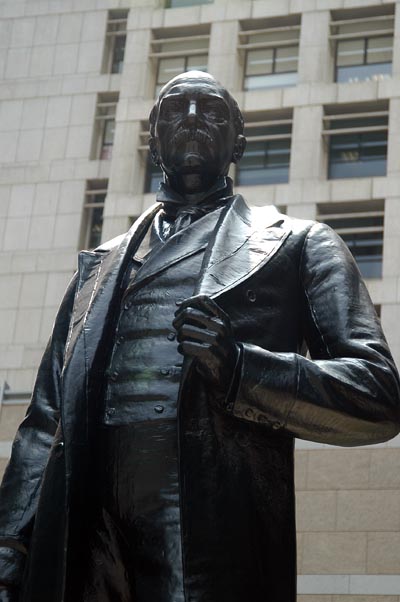 The statue of HSBC banker Sir Thomas Jackson, Statue Square