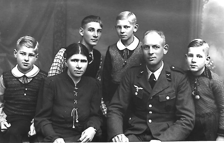The Heinrich Oehmsen Family