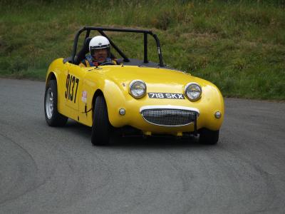 P8019263 ROBIN JOHNSON INTO MUSEUM.jpg