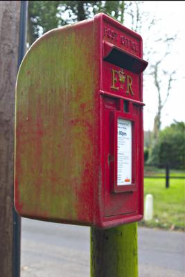 <b>A rolling postbox gathers...</b><br>podster*