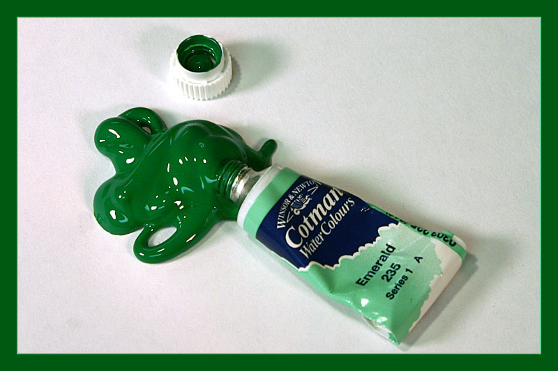 <b>Emerald Green</b> *<br>Pops