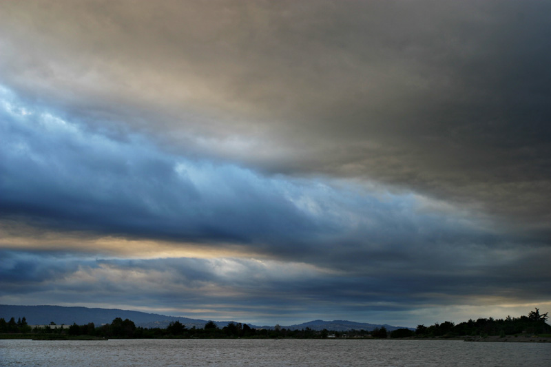 <b>Shoreline Sky #1*</b><BR> <i>by Mangesh G</i>