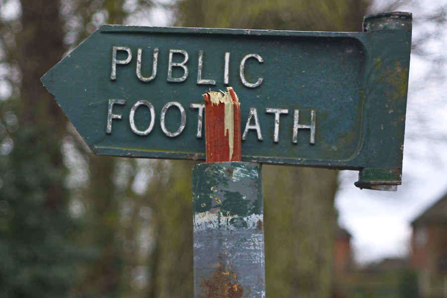 <b>Public Footpath</b><br>podster*