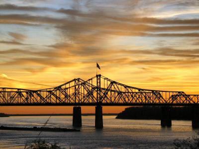 5th: Bridges over the Mississippi (*)