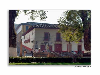 u40/devonshire/medium/23859135.PlazaaSWF.jpg