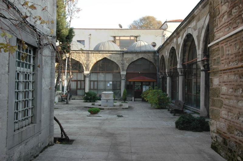 Köprülü kulliye court