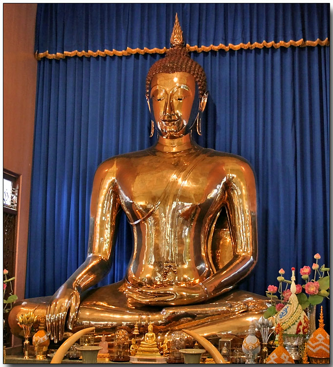 Golden Buddha - Traimit Witthayaram Temple