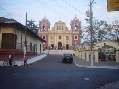 Leףn church