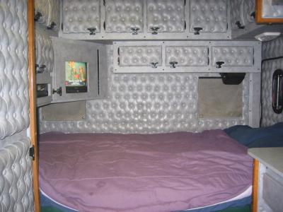 Bed 1.jpg
