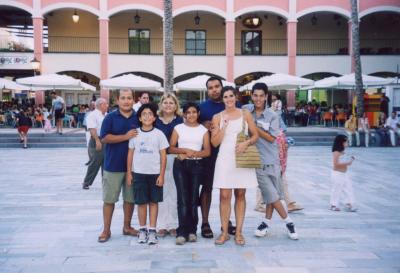 The cousins, nephews and niece of the Mother Nation (Spain, 2003)