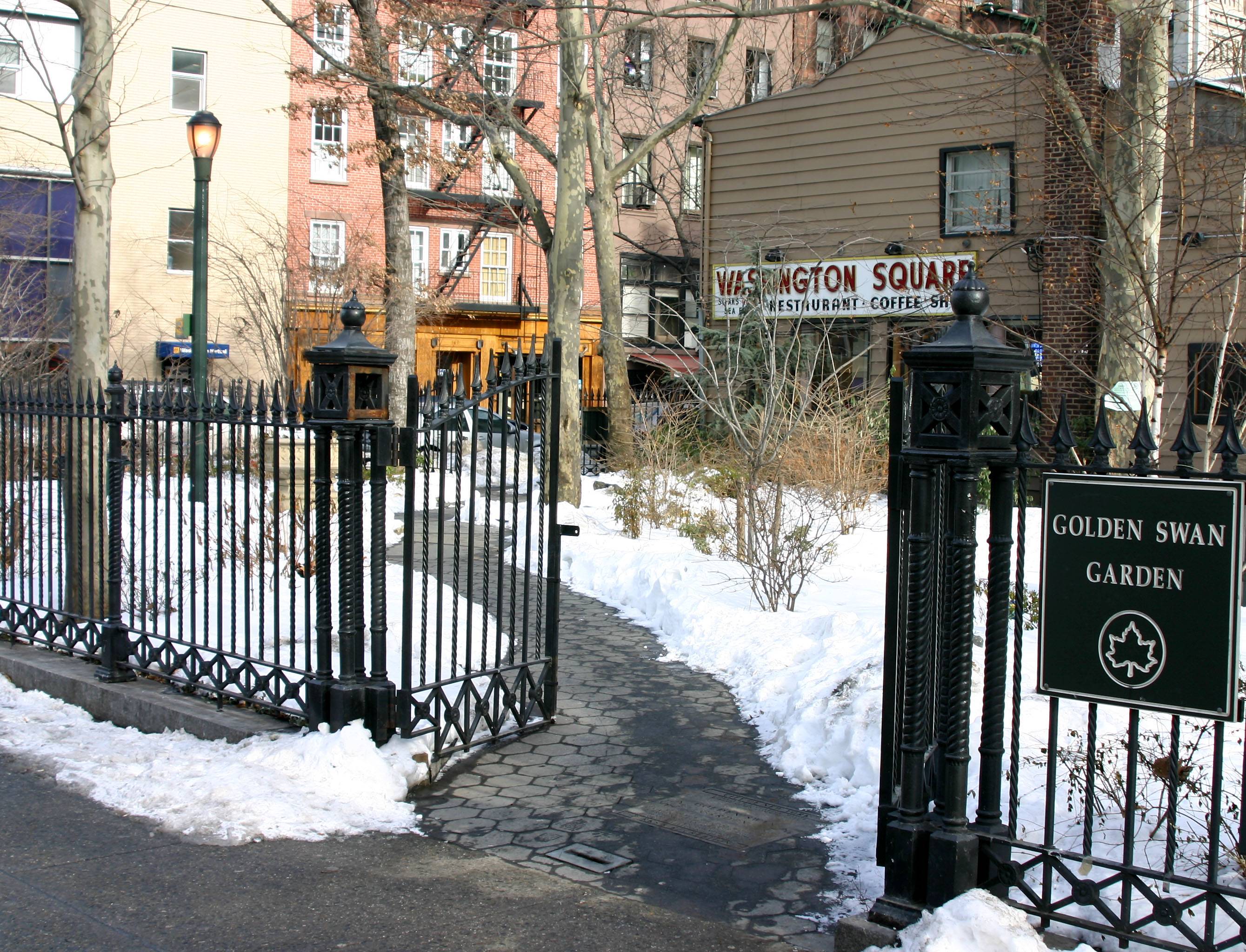 Golden Swan Garden at 6th Avenue