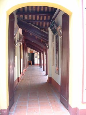 Corridor in Tran Quoc temple-Ha Noi