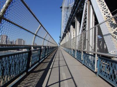 Walking On the Manhattan Bridge