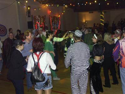 563uak200429.jpg