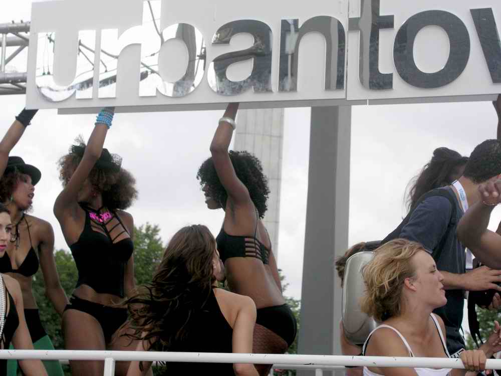 Dance Parade in Rotterdam 2004