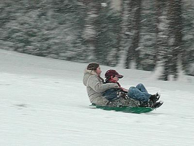 u40/katnphil/medium/40152467.sledding.jpg