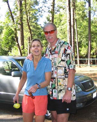Lisa Hensen (Badwater buckler '03) & Tropical John. I got great advice (esp bandanas!) from Lisa during the WS training runs