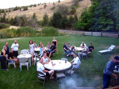 dinner-group-2.jpg