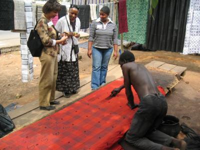 Stamping Adinkra Cloth - Ntonsu
