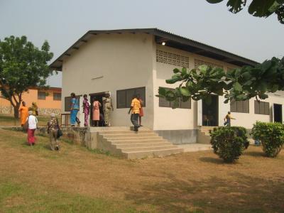 Sunday - to church - Akosombo