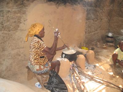 Akosombo Mud Village - kitchen