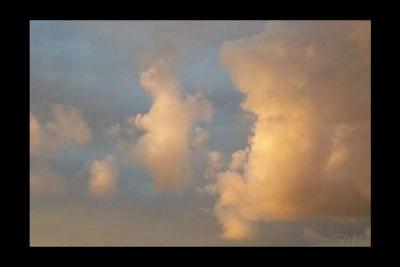 u40/lookheretitia/medium/39284450.cloud007.jpg