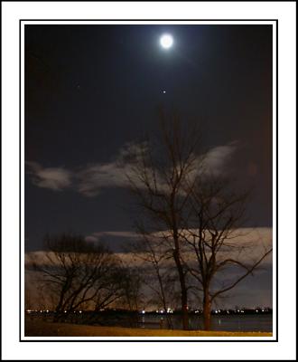 u40/louisehamelin/medium/25886599.AquariusMoon.jpg