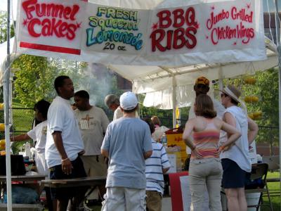 Good eats on the park lawn