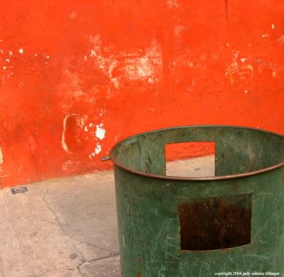trash can with red, antigua, guatemala