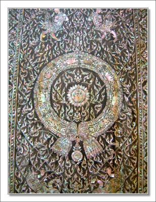 Wat Ratchabopit-Mother of pearl inlay on a door