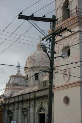 Iglesia de La Merced thru some electric wires...
