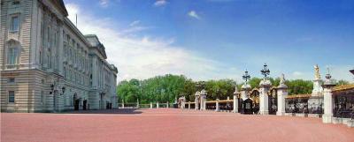 Buckingham Palace Panorama 1