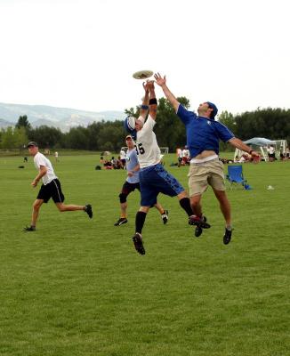 Drew gets up for the disc