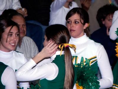 1051-cheerleaders.jpg