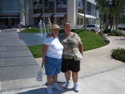 u40/path/medium/40226152.cancun240.jpg