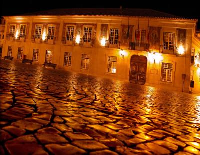 u40/photokhan/medium/25973150.TownHall.jpg