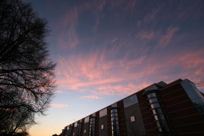 2005-02-02: Sunset over Building