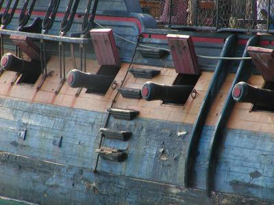 u40/richardr/medium/39286538.JPGSShipCannonsP6080952.jpg