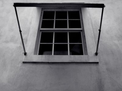 nassau, alley window
