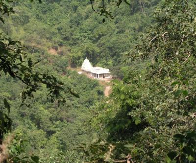 view of SrI mAlOlan sannidhi