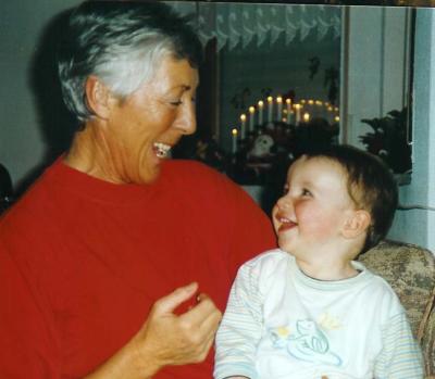 Oma mit Marco, Dezember 2002