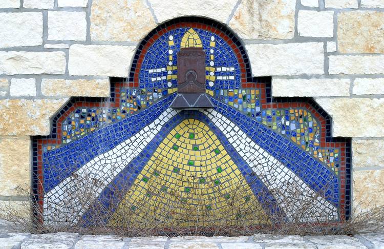 Along San Antonios River Walk -- 03