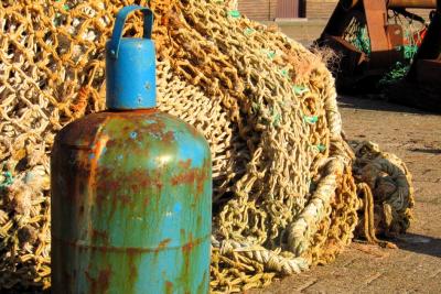gas bottle and netting